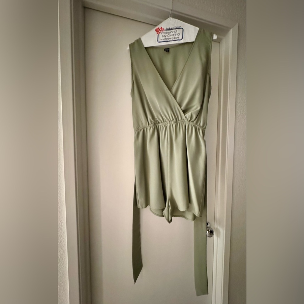 SHEIN Sage Green Sleeveless Romper